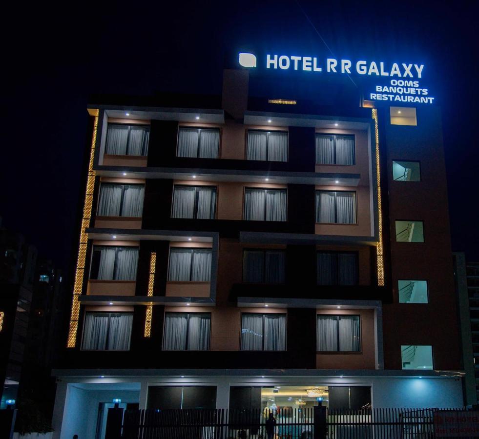 古尔冈 Rr Galaxy酒店 外观 照片