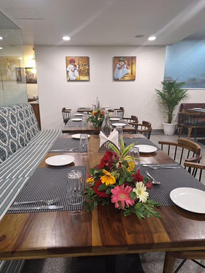 古尔冈 Rr Galaxy酒店 外观 照片
